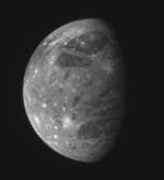 Jupiterův měsíc Ganymed na snímku ze sondy New Horizons.