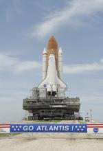 P�eprava raketopl�nu Atlantis na startovac� rampu 4. z��� 2008.