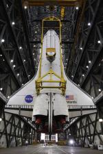 Atlantis v mont�n� hale VAB 23. srpna 2008