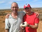 Phil Bland a Pavel Spurný s meteoritem