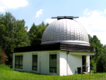Observatoř s 0.65m reflektorem v Ondřejově. Zdroj: Wikipedie.