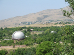Kopule observatoře v Bjurakanu. Autor: Ondřej Mikulaštík