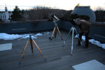 I zkušený amatérský astronom využívající běžně moderní CCD techniku se rád podívá okem na Měsíc.  Autor: Martin Mašek