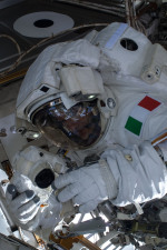 Luca při výstupu 16. 7. 2013, jen chvíli před ohlášením prvních potíží Autor: NASA