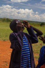 Pozorování zatmění Slunce v Ugandě. Autor: Petr Horálek.