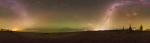 Airglow a Mléčná dráha na Waiotahi Beach. Autor: Petr Horálek.