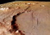 30.09.2004 - Stěna kráteru na Solis Planum