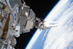 24.02.2010 - Astronaut instaluje panoramatické kosmické okno