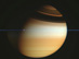 15.02.2010 - Cassini překračuje rovinu Saturnových prstenců