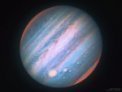 Jupiter infračerveně z Hubbla