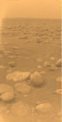 Autor: ESA/NASA/JPL/University of Arizona - Povrch Titanu ze sondy Huygens