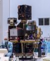 Autor: ESA/CNES/Arianespace/Optique Video du CSG - JM Guillon - Dispenzer SSMS s družicemi v přípravné hale