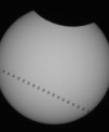 Autor: Pavel Prokop - Částečné zatmění Slunce 10. 6. 2021 a přelet ISS