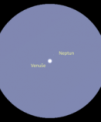 Autor: Stellarium/Jan Veselý - Simulace pohledu na Venuši a Neptun 23. 2. 2023 ve 13:30 dalekohledem, který má při 250násobném zvětšení zorné pole 0,21° (13 úhlových minut).