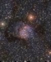 Autor: ESO/VVVX - Mlhovina Sh2-54 v infračerveném oboru pohledem dalekohledu VISTA