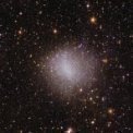 Autor: ESA/Euclid/Euclid Consortium/NASA, image processing by J.-C. Cuillandre (CEA Paris-Saclay), G. Ansel - Fotografie nepravidelné trpasličí galaxie NGC 6822 pořízená teleskopem Euclid