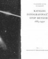 Autor: Vladimír Guth: Katalog fotografovaných stop meteorů 1885-1930 - Slavný Klepeštův bolid z 13. září 1923 21:55 na frontispice knihy V. Gutha z roku 1954.