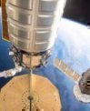 Autor: NASA/Orbital ATK - Cygnus a Sojuz u ISS