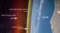 Autor: NASA (popis Alex Rivest) - Barvy airglow a původ jejich emise.