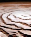 Autor: ESA/DLR/FU Berlin; NASA MGS MOLA Science Team - Severní polární čepička Marsu