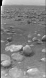 první snímek z povrchu Titanu