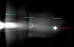 Nový Saturnův měsíc S/2007 S4 je na snímku v červeném čtverečku napravo od měsíce Mimas.