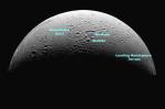 Detailní snímek oblasti kolem severního pólu měsíce Enceladus.