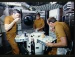 Posádka Skylabu u oběda