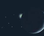 Pohled loveckým triedrem. Jasná Venuše mizí za okrajem Měsíce.