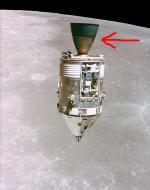 Loď Apollo, šipka ukazuje motor SPS