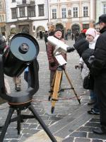 Stan a astronomická technika na Staroměstském náměstí.