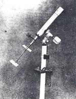 Obr 3: Historický snímek projekčního zařízení pro pozorování Slunce na amatérském dalekohledu Zeiss.