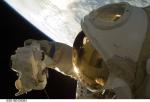 Kosmonaut Jurij Lončakov při kosmické vycházce