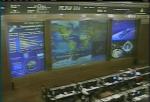 Řídící středisko ruských kosmických letů v Korolevu sleduje sestup Sojuzu