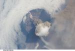 Snímek erupce Sarychev Peak 12. června 2009. Autor: ISS