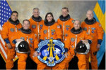 Posádka raketoplánu DISCOVERY STS-128 (plánovaný start 25.8.2009) – Kevin Ford druhý zleva