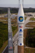Družice SDO pod aerodynamickým krytem na vrcholu rakety Atlas 5