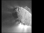 Aktivita komety na noční straně jádra. Zdroj: EPOXI/NASA.