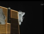 Raketoplán při závěrečném obletu stanice. Autor: TV NASA