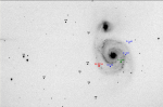 Snímek Vírové galaxie a supernovy 2011dh, pořízený 27.06.2011 pomocí 0,40-m f/5 JST + CCD G2-1600 + filtr R expozicí 60s  (zorné pole 24'.1 x 16'.1). Vyznačené jsou srovnávací hvězdy podle AAVSO a okalibrované standardy podle práce UBVRI Photometry of t