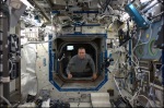 Drew Feustel a Krteček na palubě stanice ISS. Autor: dokosmuskrtkem.cz