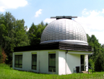 Observatoř s 0.65m reflektorem v Ondřejově. Zdroj: Wikipedie.