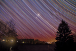 2012_03_15_sec_ven_jup_startrails_male.jpg Autor: Petr Horálek