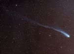 Pokroucený chvost komety Ikeya-Zhang. Autor: Garald Rhemann