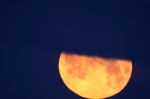 Západ Měsíce v úplňku. Autor: Petr Soukeník