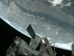 Loď Dragon připojená k ISS. Autor: NASA TV