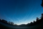 Noční svítící oblaka 15. června 2012 ráno po celé obloze. Autor: Petr Horálek