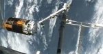 HTV-3 po uvolnění robotickou paží 12. 9. 2012. Autor: spaceflightnow.com