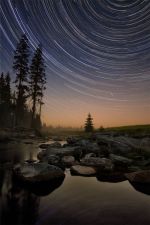 ČAM 2012: Startrails nad Velkou jizerskou loukou Autor: Miloš Hroch