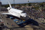 Endeavour v ulicích Los Angeles Autor: collectspace.com